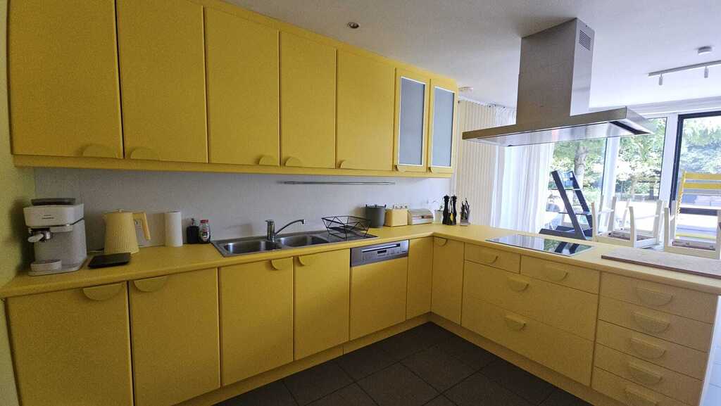 Kitchen - view 1