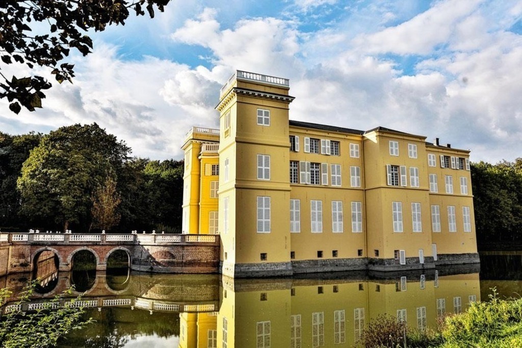 Hingene castle - 2km from our house