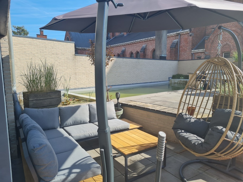 Sitting corner near the pool