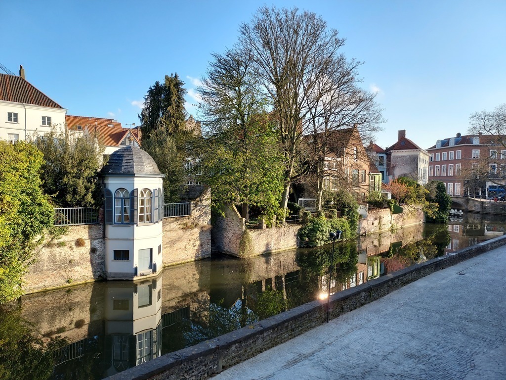 View tot the right from apartment