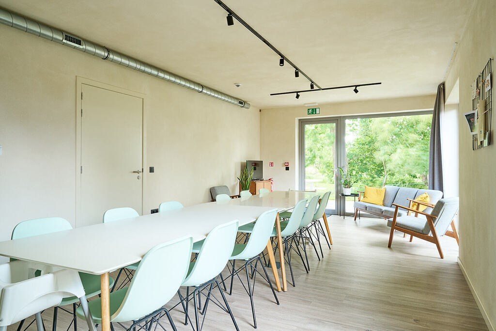 Room for dinner, board games, being together with family and friends... There is also a beamer in this room.