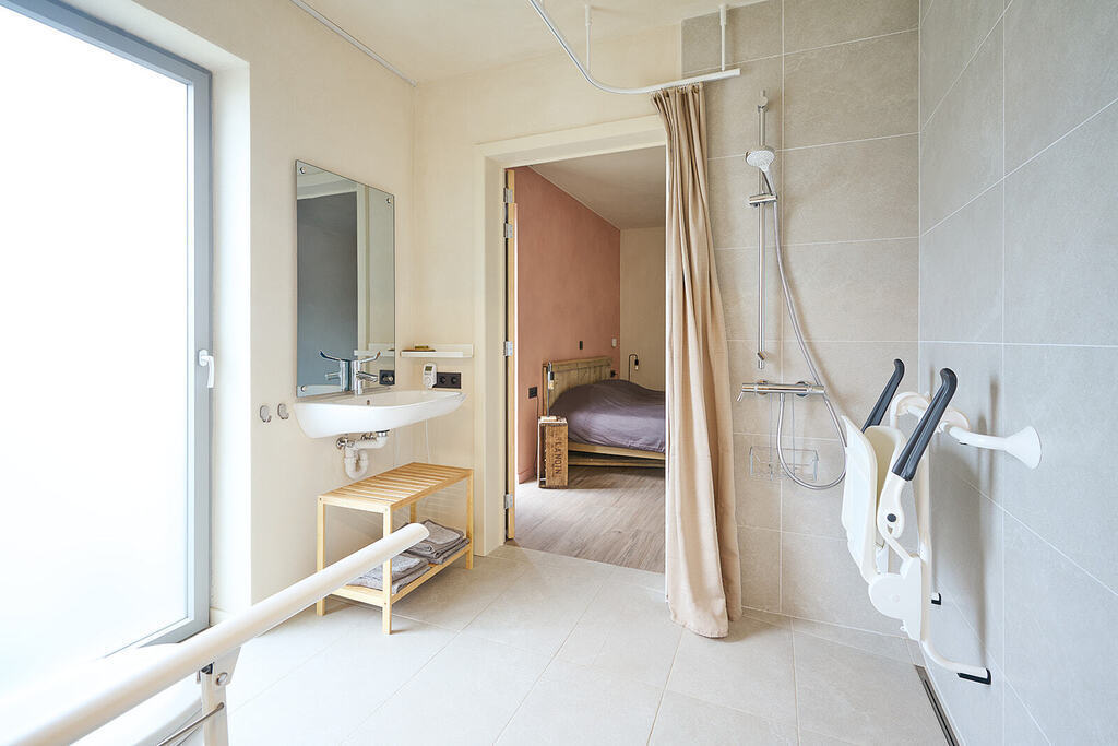 Bathroom 1 - groundfloor. Wheelchair-friendly