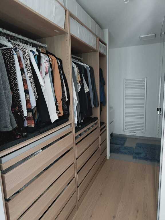 Dressing master bedroom