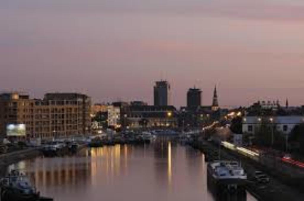 Hasselt (20 min.) has many shops, a museum of jenevers...