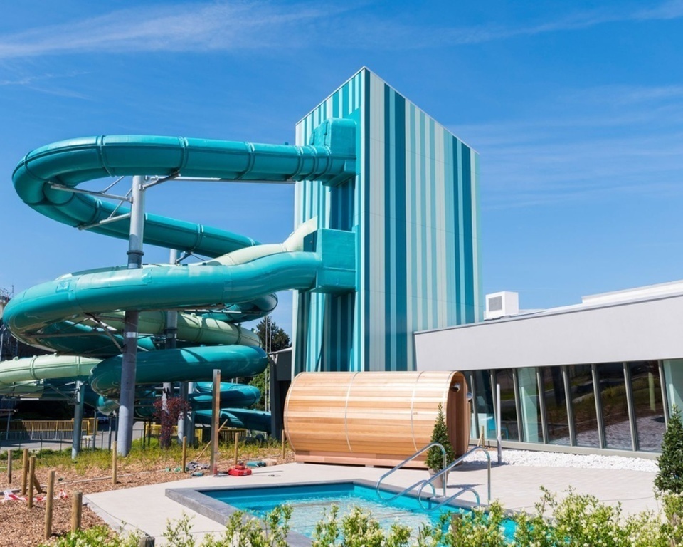 'Lago Olympia': subtropical swimming paradise with different slides, saunas, ..