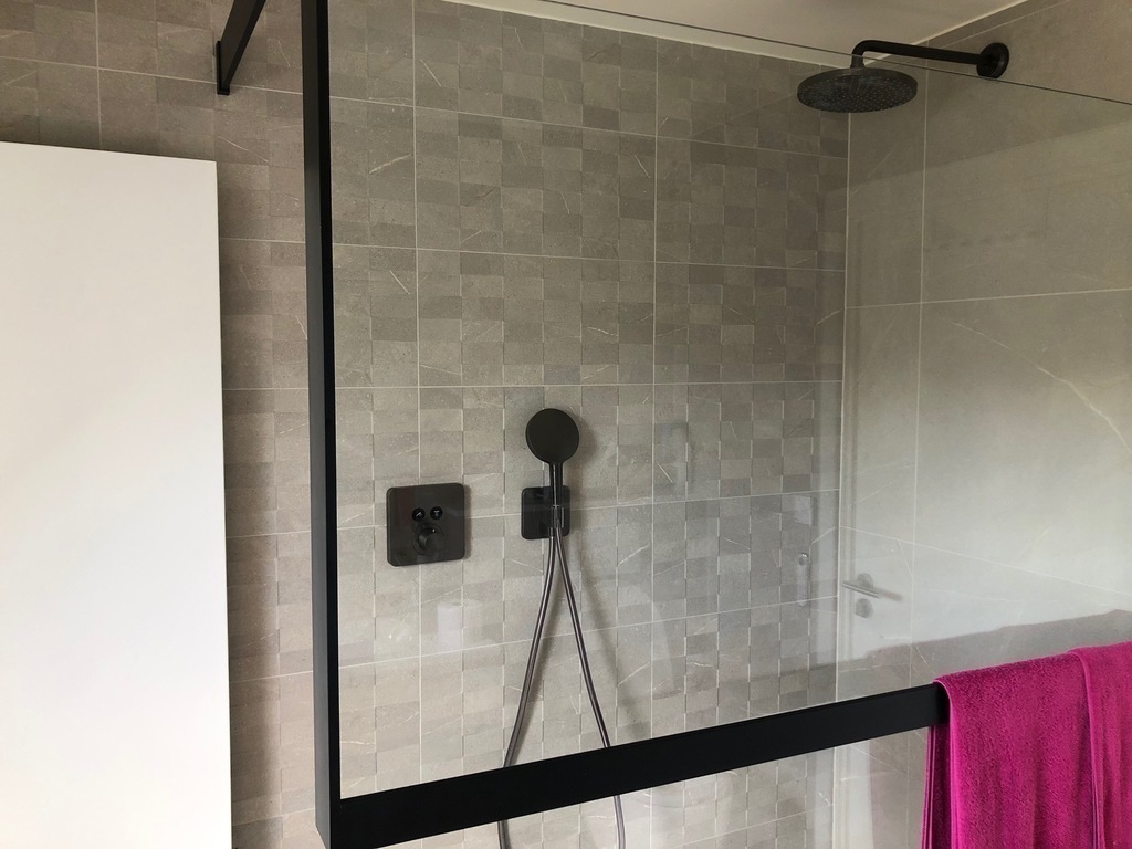 Walk-in shower