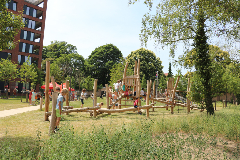 play ground goen kwartier at 800 meters