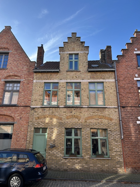 Cosy warmly furnished house in a quiet part of the city centre of Bruges 
