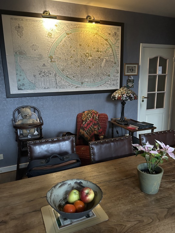 Dining recess and view to a medieval map  of Bruges ( copy Marcus Gerards)  