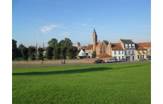 Our "bel-étage" house in the middle, yet in the city center but surrounded by green parks and trails