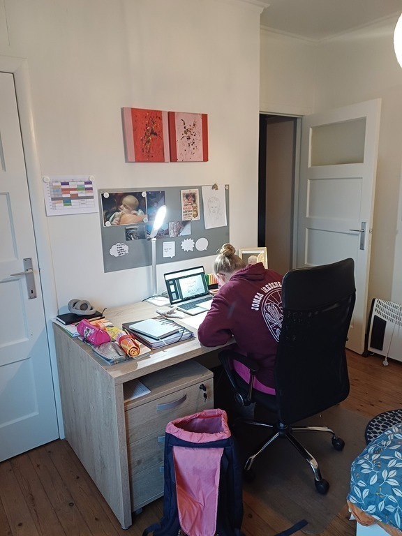 Bedroom of our oldest daughter Cien/ Chambre à coucher de Cien