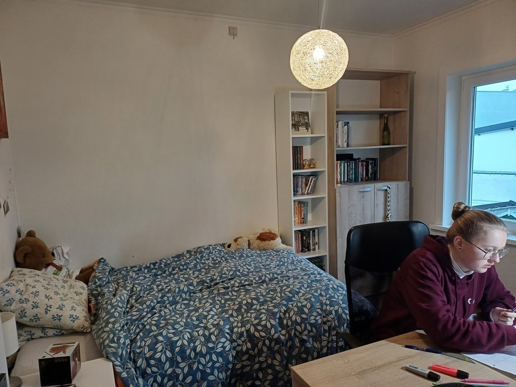 Bedroom of our oldest daughter Cien/ Chambre à coucher de Cien