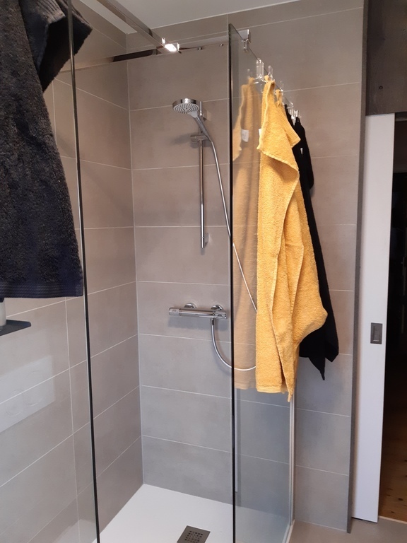 Bathroom/ Salle de bain