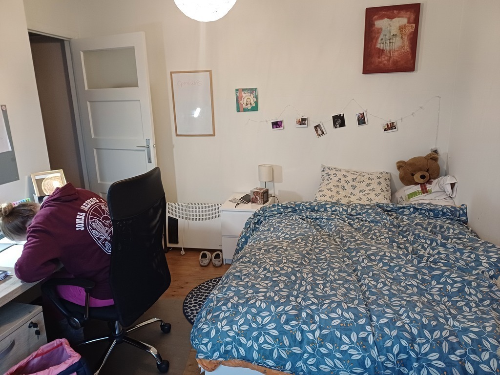 Bedroom of our oldest daughter Cien/ Chambre à coucher de Cien