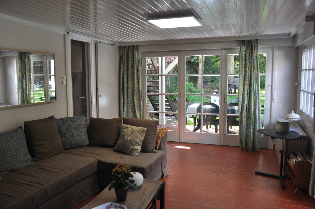 Séjour  avec canapé lit (niveau jardin)