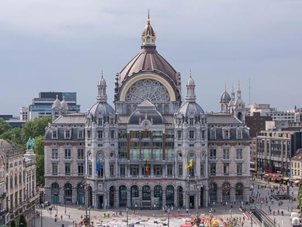 railway station of Antwerp (according to website Mashable the most attractive and beautiful railway station in the world!)