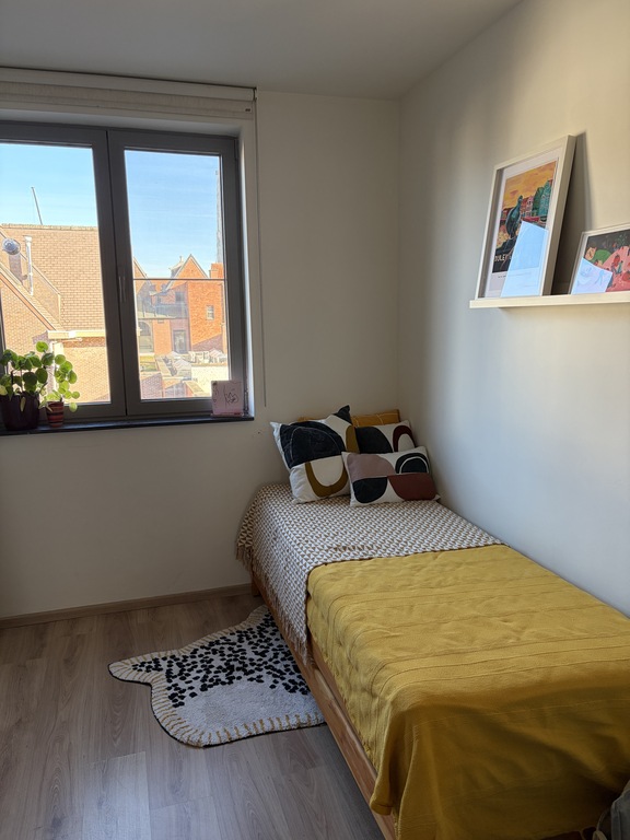 1st floor - guest bedroom with two stackable beds of 80*200cm and ensuite bathroom