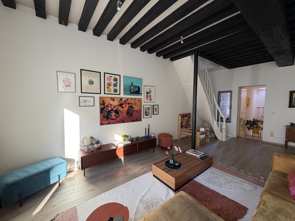 1st floor - living room with Samsung The Frame tv