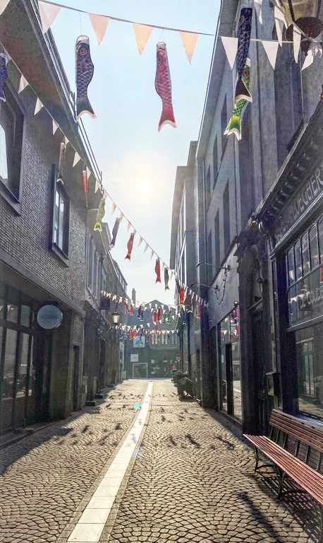 One of the best parts of living here: walking through the busy places when they are peaceful and quiet.