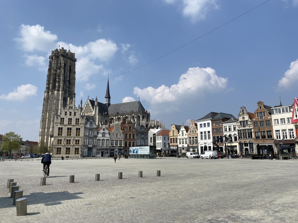 Grote Markt, Mechelen - 750m