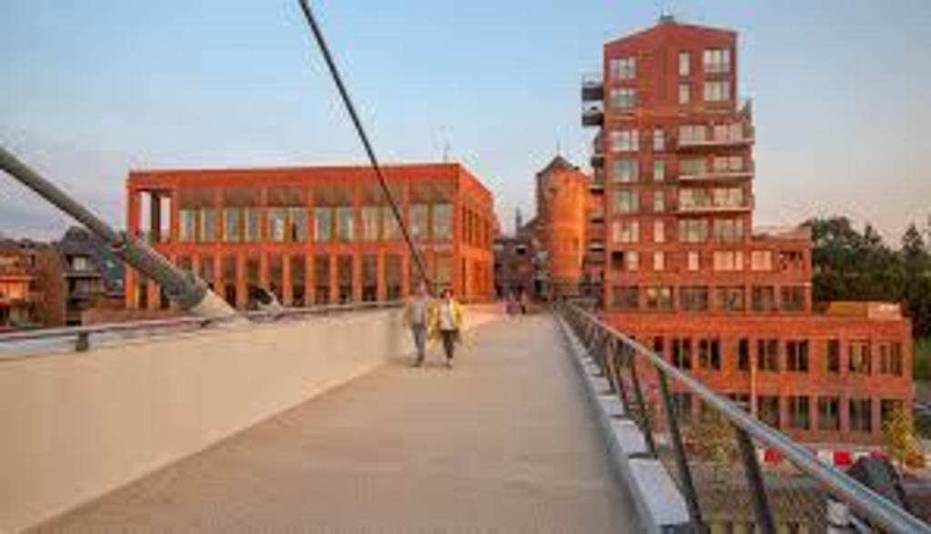 Wetteren, town 5km from Laarne