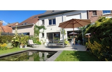 achtergevel in de zomer