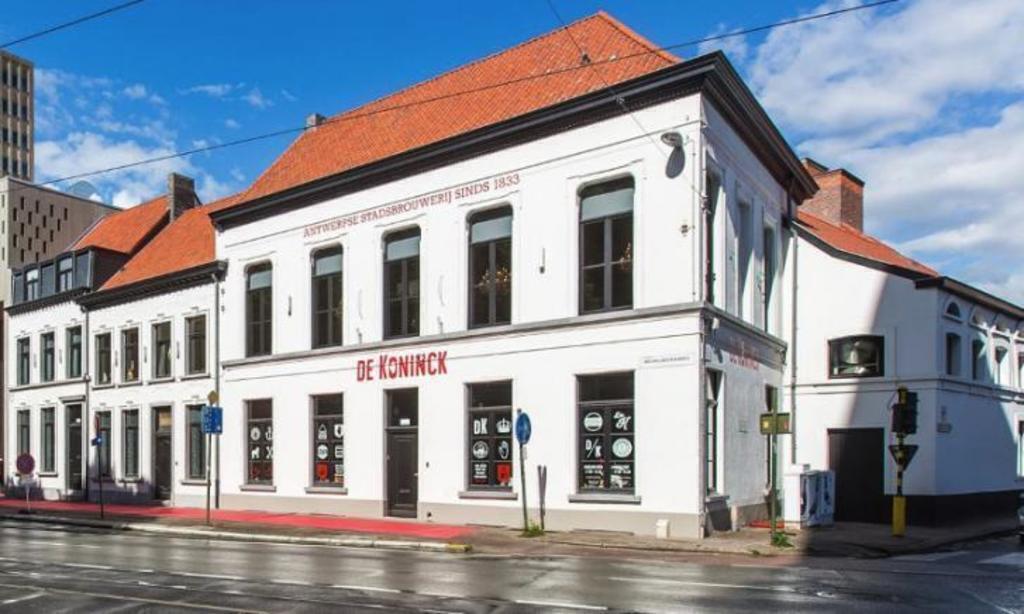 Beer brewery and interactive museum " De Koninck" with a bar, an artisanal bakery, Butcher's store, etc.