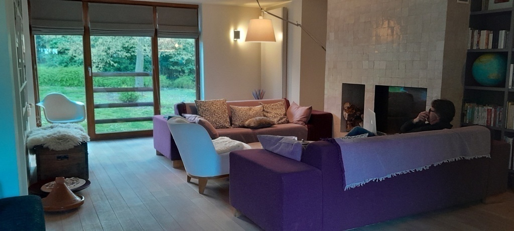 Lounge with fireplace