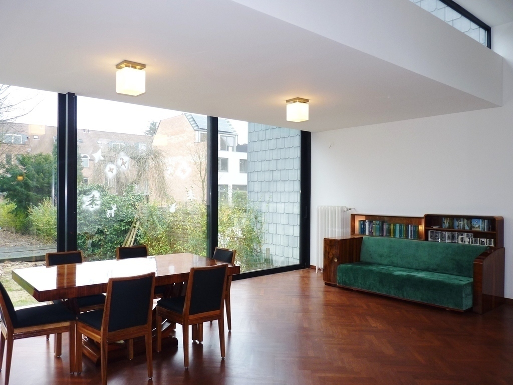 Dining room with table for 6 persons