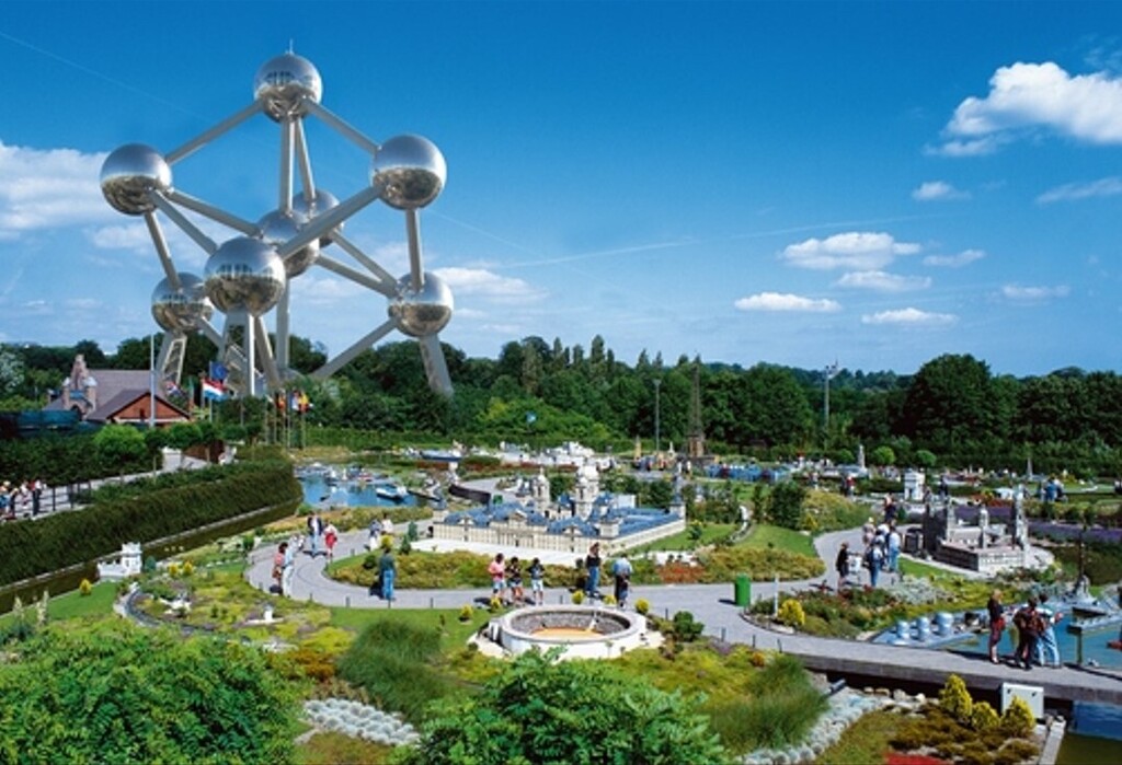 Atomium and Mini-Europe (5 min.)