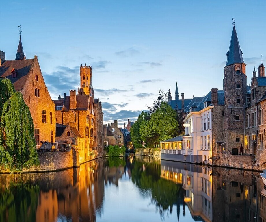 Bruges (1 h)