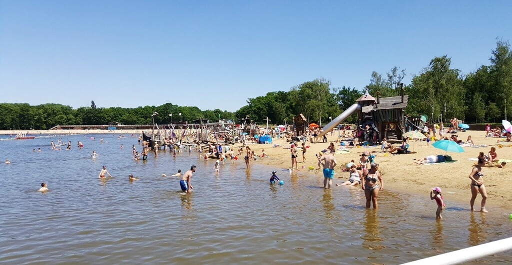Hofstade: lake and playground (20 min.)