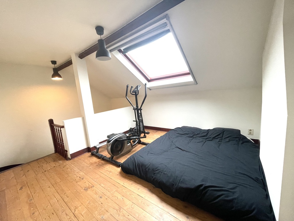 Mezzanine on 2nd floor (with 1 mattress of 90 x 200 cm and 1 mattress of 80 x 200 cm)