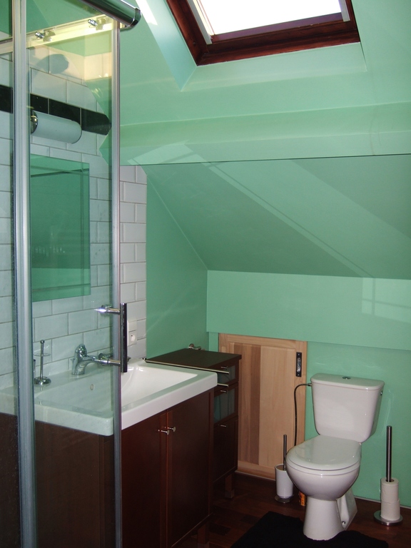 Bathroom on 2nd floor