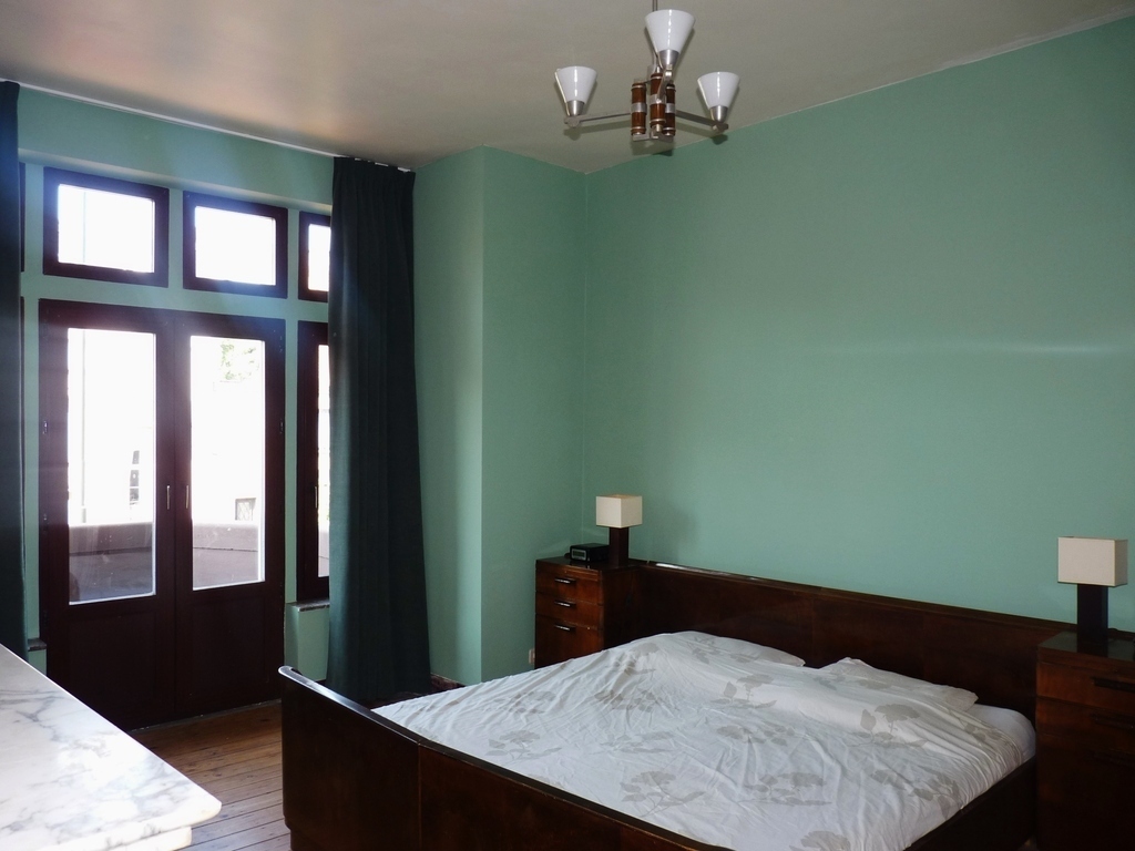 Master bedroom on 1st floor (bed 180 x 200 cm)