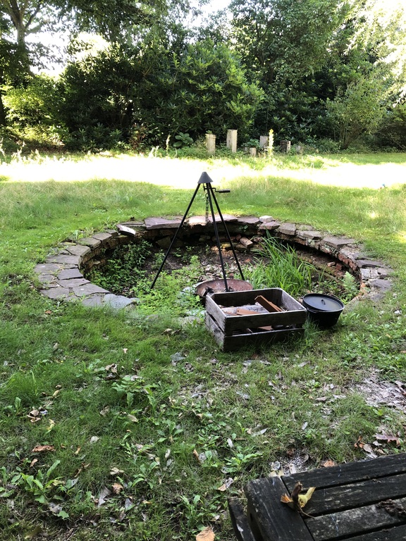 Fire pit with all accessories for campfire (cooking)