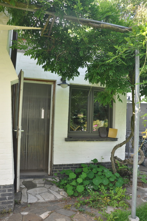 Door from the kitchen to the garden