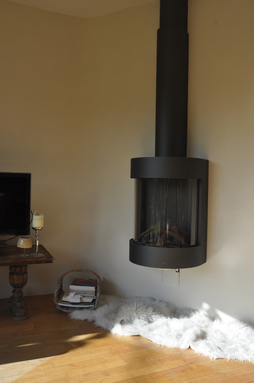 Sitting room with gas fireplace