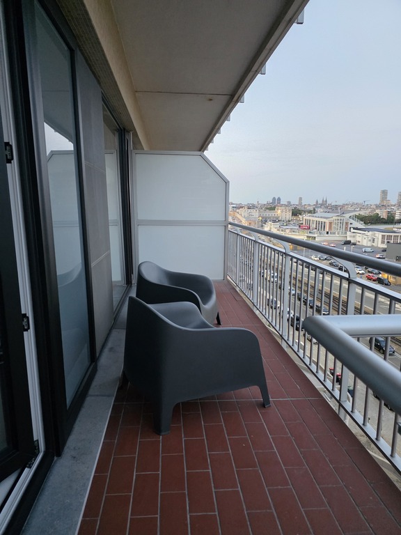 Back terrace, view of the city
