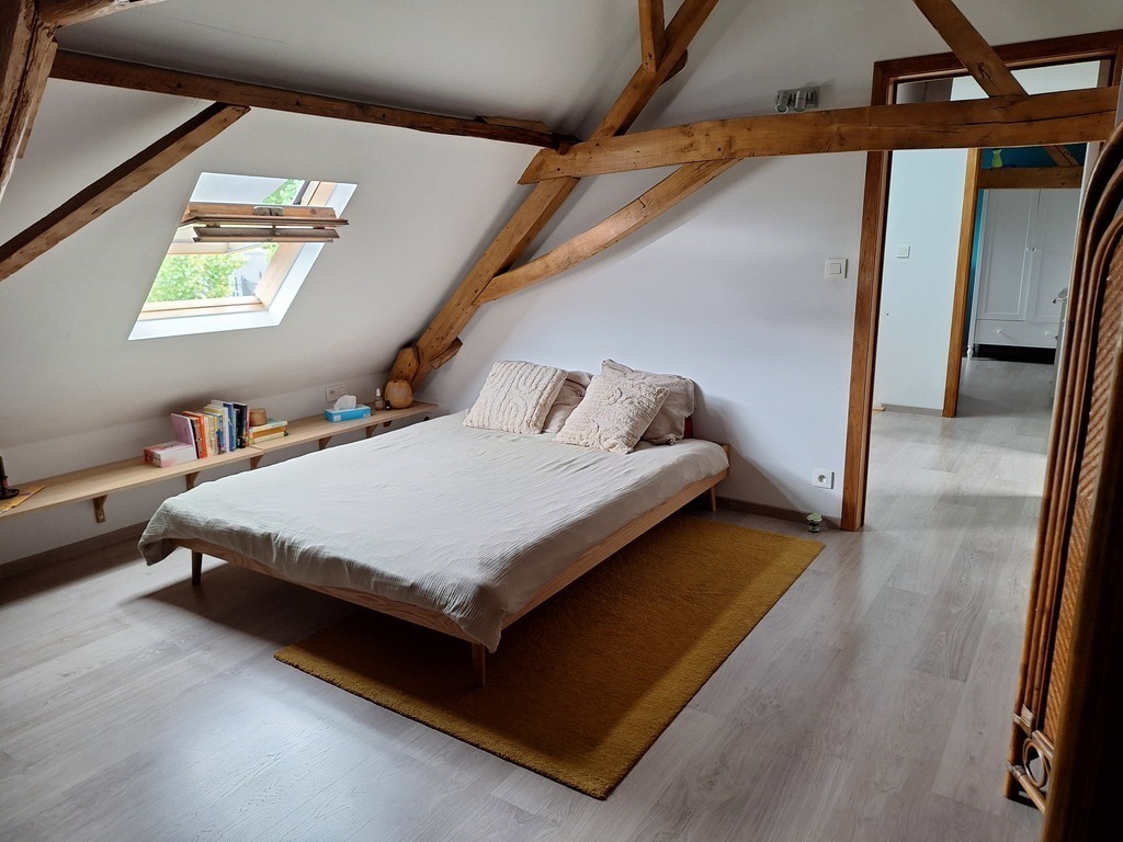 Main bedroom with ensuite bathroom 