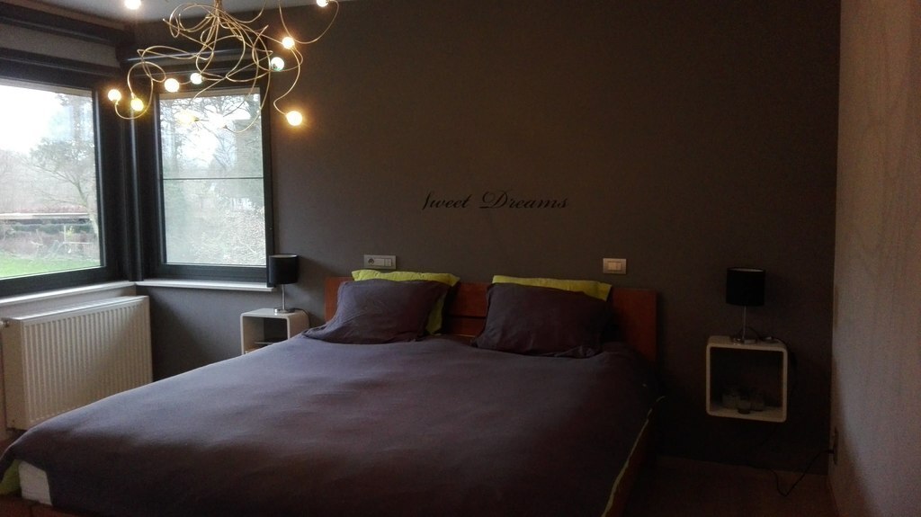 room 1 master bedroom (2pp)