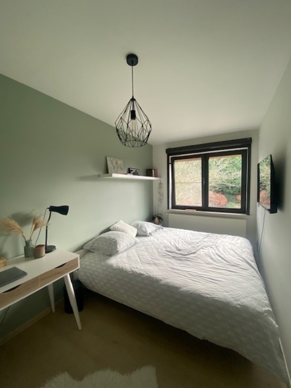 Room 2 with dubble bed and tv