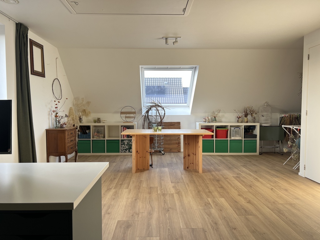 Multifunctional room on second floor