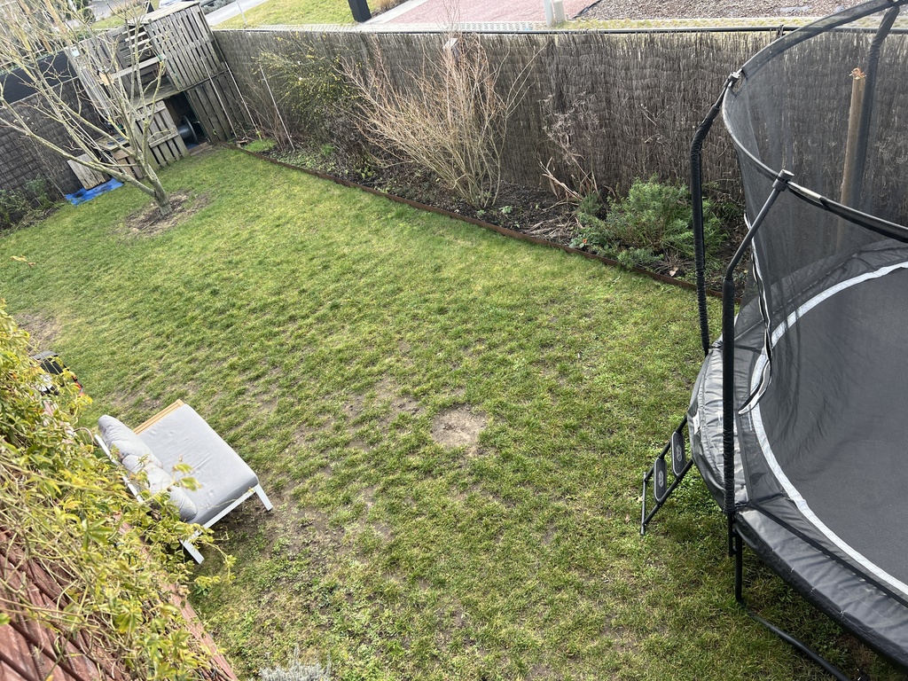 At the side of the house you can enjoy the evening sun