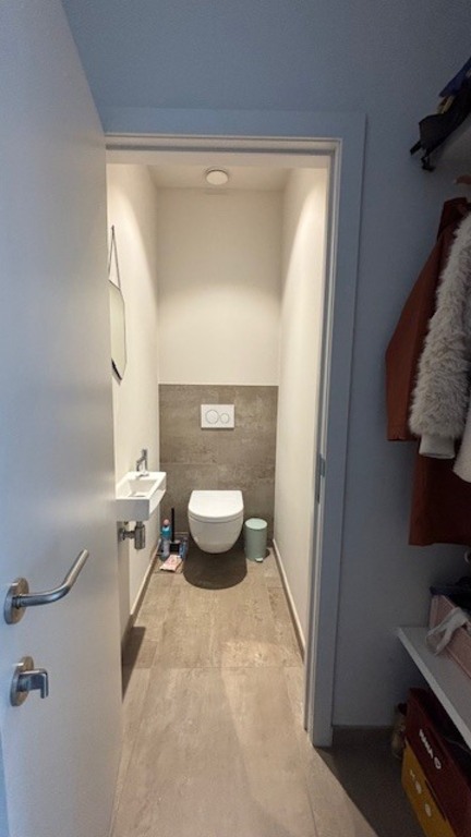 gastentoilet in de inkomhal