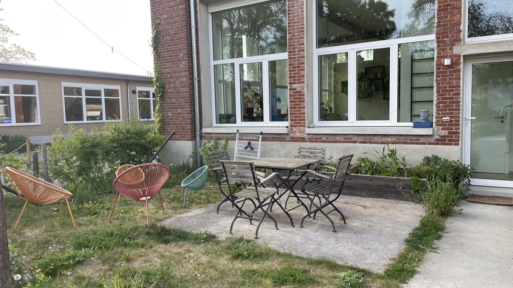 Entrance and private garden