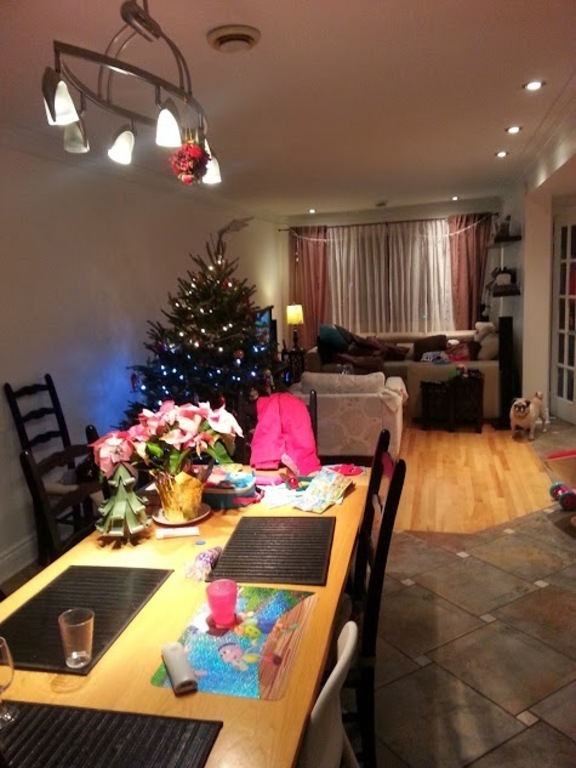 Ground floor: Dining room and living room 