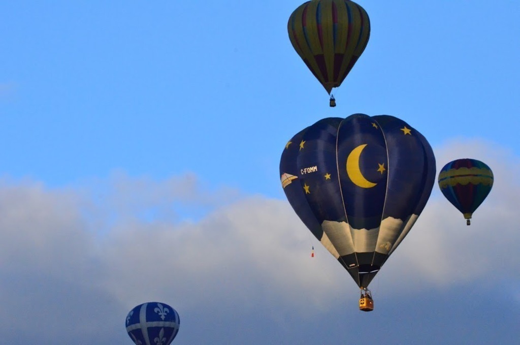 Nearby attractions: International Balloon Festival (mid-august) (70km) (https://www.montgolfieres.com/)
