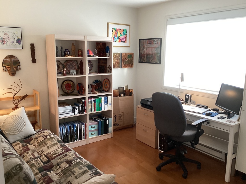 bureau de la chambre 2 avec divan lit