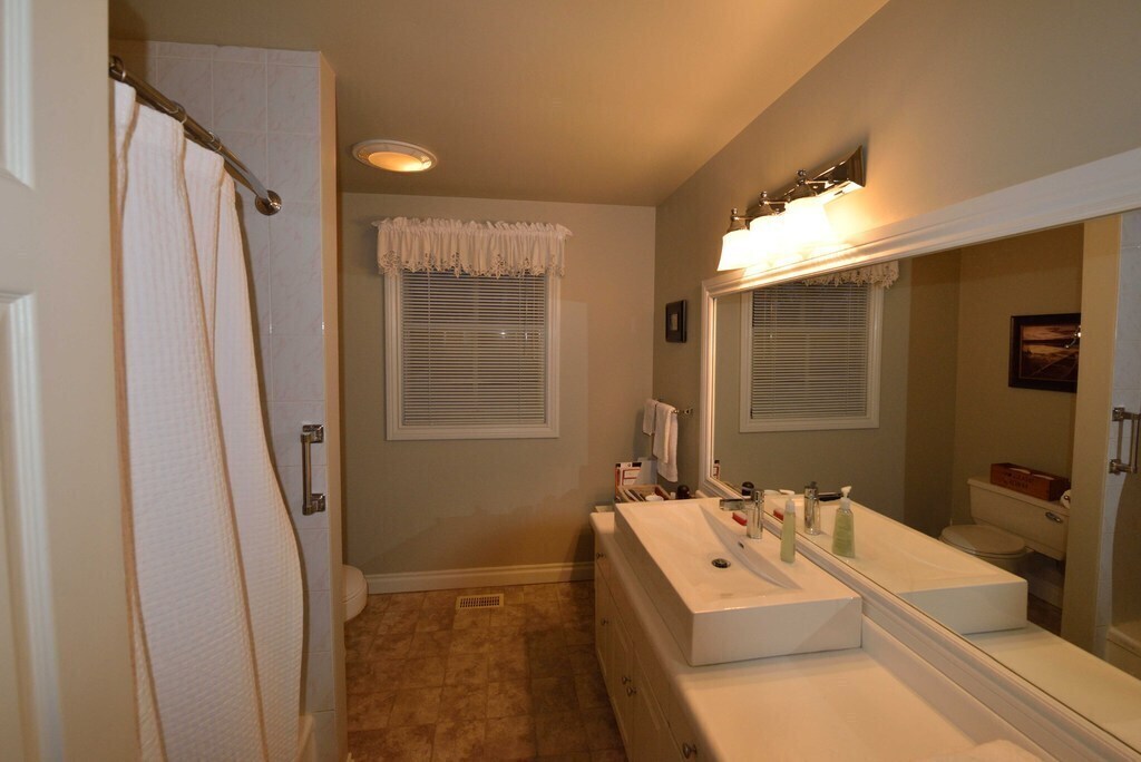 Upstairs family bathroom